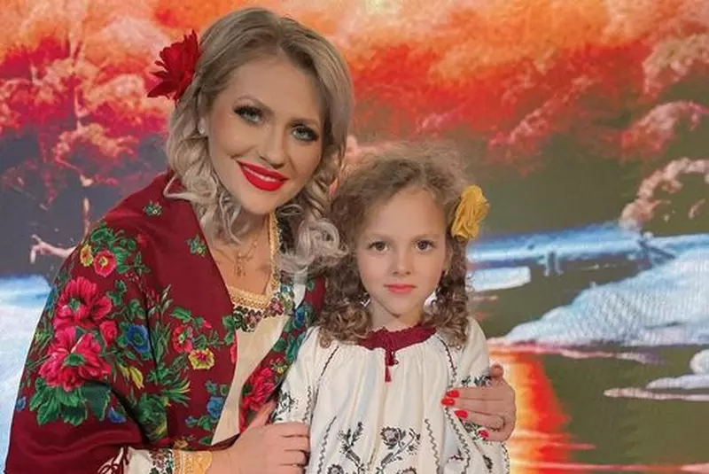 Mirela si copiii sai la Acces Direct