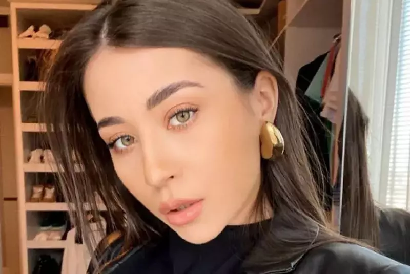 nicole-cherry-si-anastasia