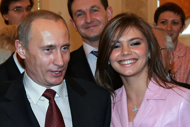 cine-este-Alina-Kabaeva-presupusa-iubita-alui-Vladimir-Putin-5