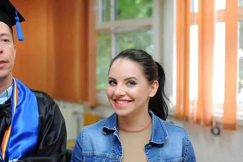 37305673_840267649505025_3983406468517855232_n