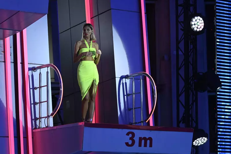 splash-vedete-la-apa-1-1