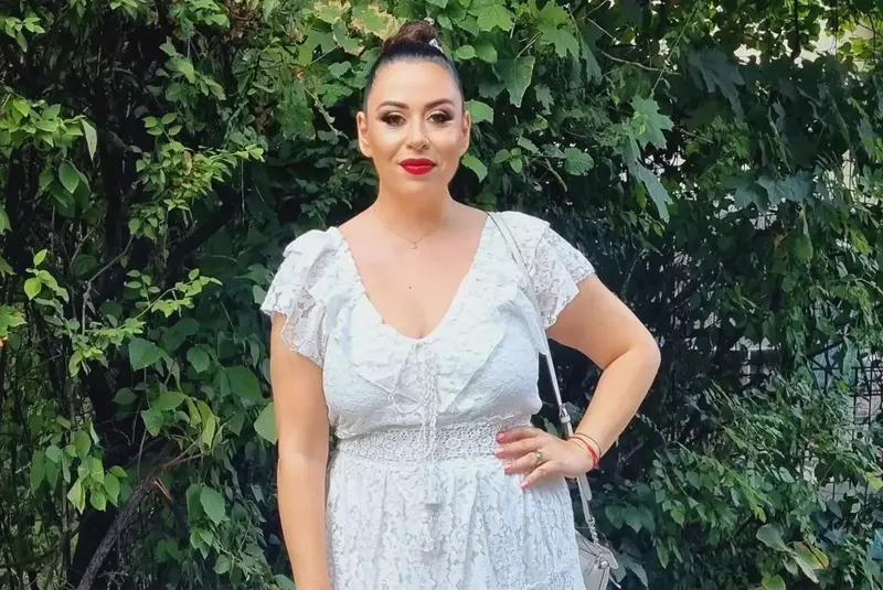 oana-roman-in-costum-de-baie-1