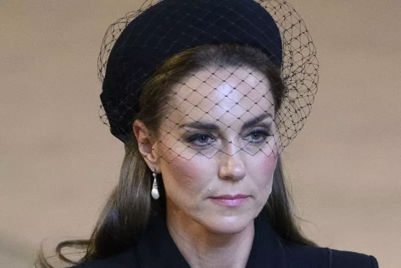 Death of Queen Elizabeth – Day Six