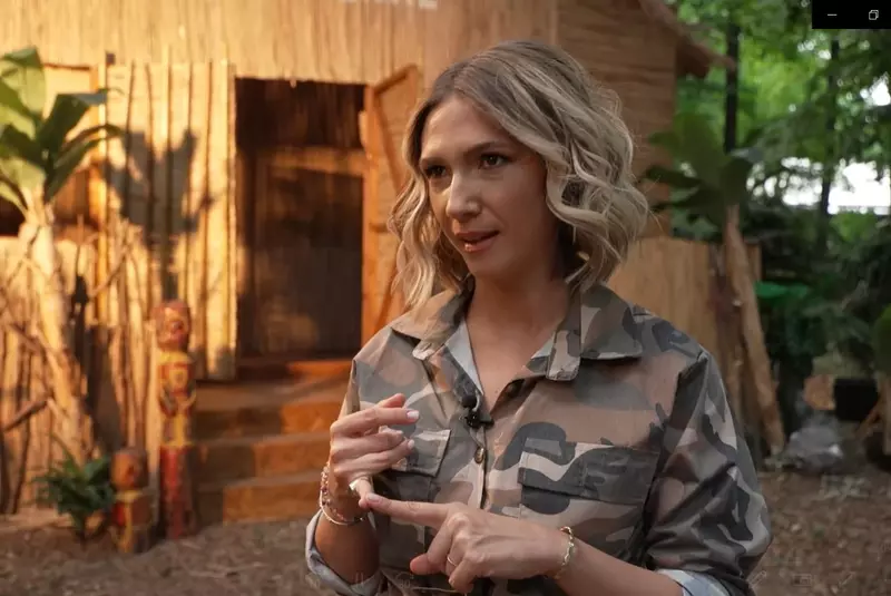 sunt-celebru-scoate-ma-de-aici-1-1