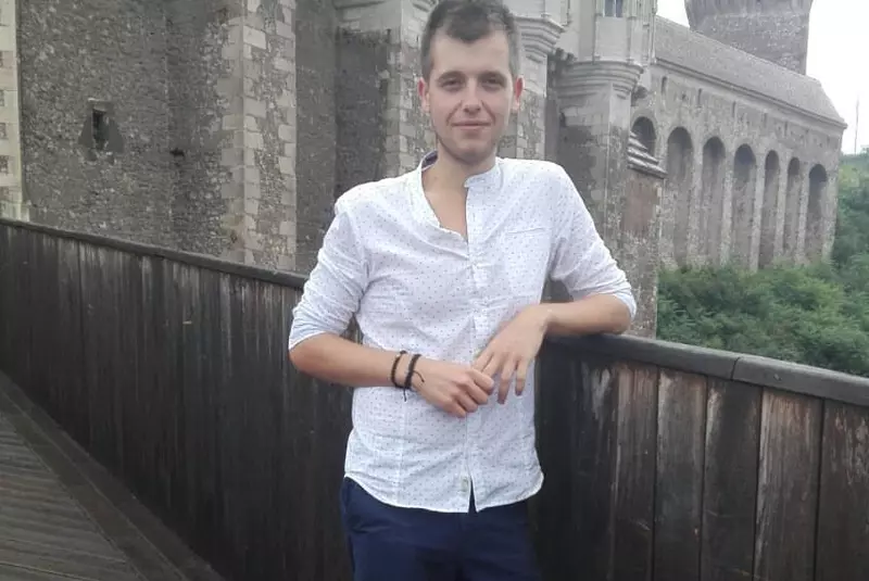 cine-este-catalin-boroica-1