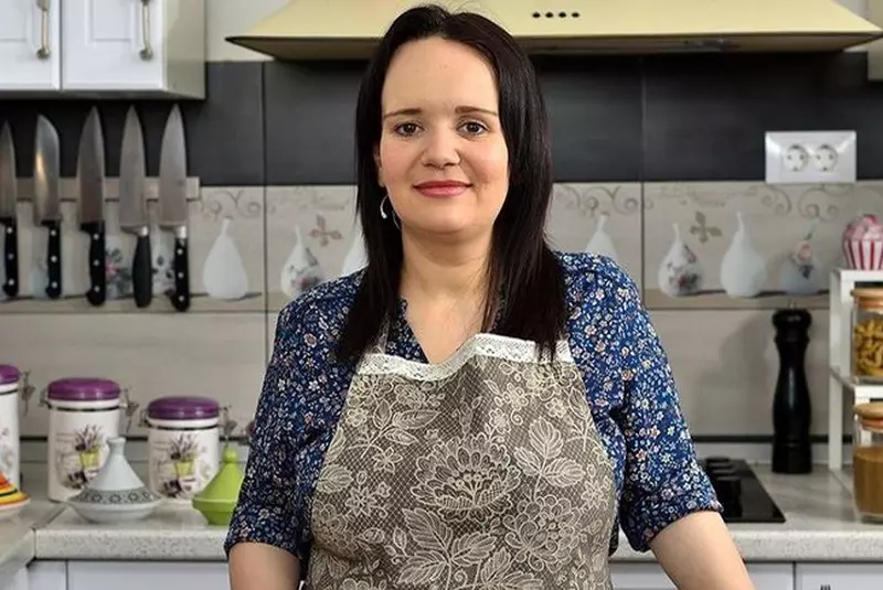 cati-bani-ajunge-sa-faca-jamila-cuisine-pe-luna-din-vizualizarile-pe-youtube