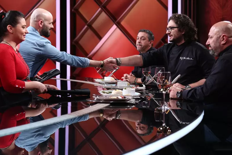 MADALINA SI NOSFE LA CHEFI LA CUTITE