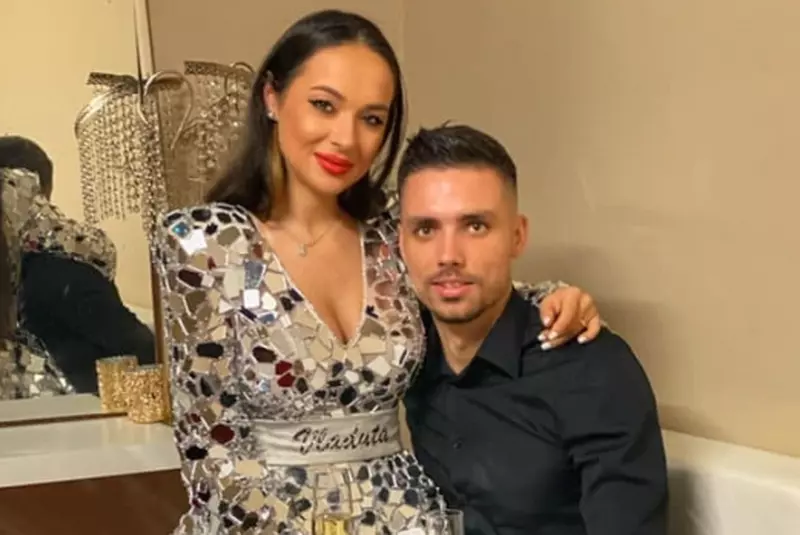 cati-bani-cere-de-fapt-vladuta-lupau-sa-cante-la-o-nunta.-veniturile-din-youtube-se-pare-ca-nu-i-ajung2