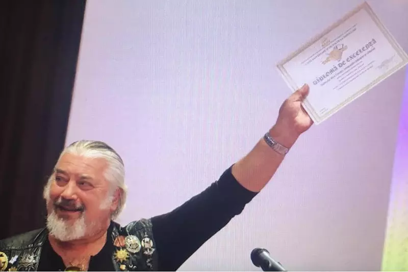 27867345_1327118254056656_3714936368504952332_n