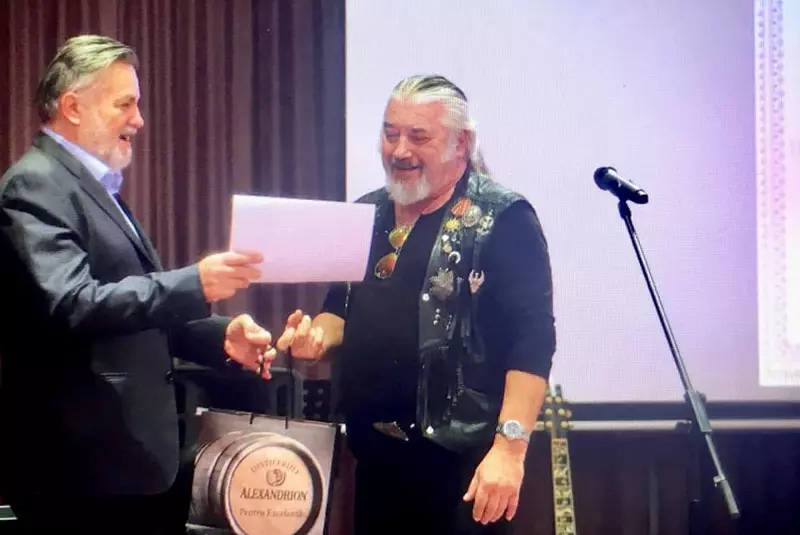 29101689_1352210154880799_6863598278651412480_n-2