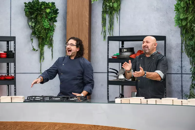 Premiera-Chefi-la-cutite