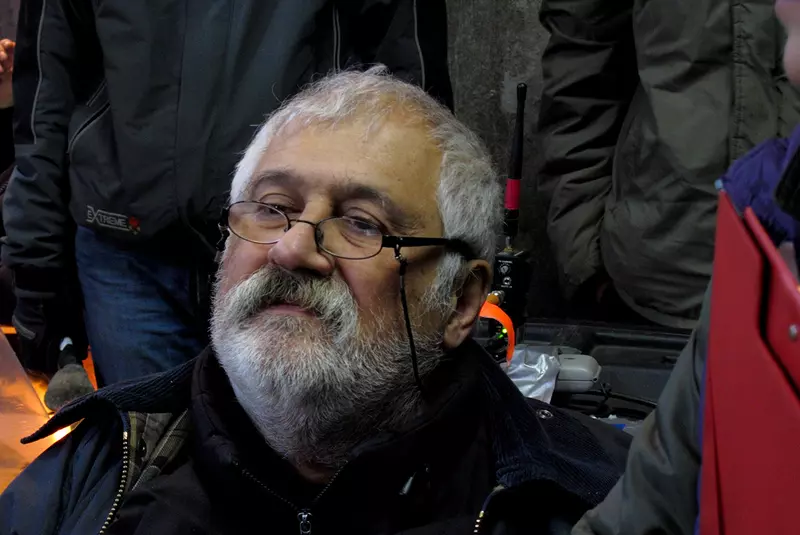 158436697160f19d75c588f5.96328169