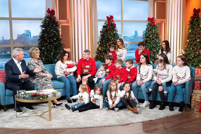 1_sue-radford-admits-shes-freaked-out-after-spotting-disturbing-sight-on-holiday