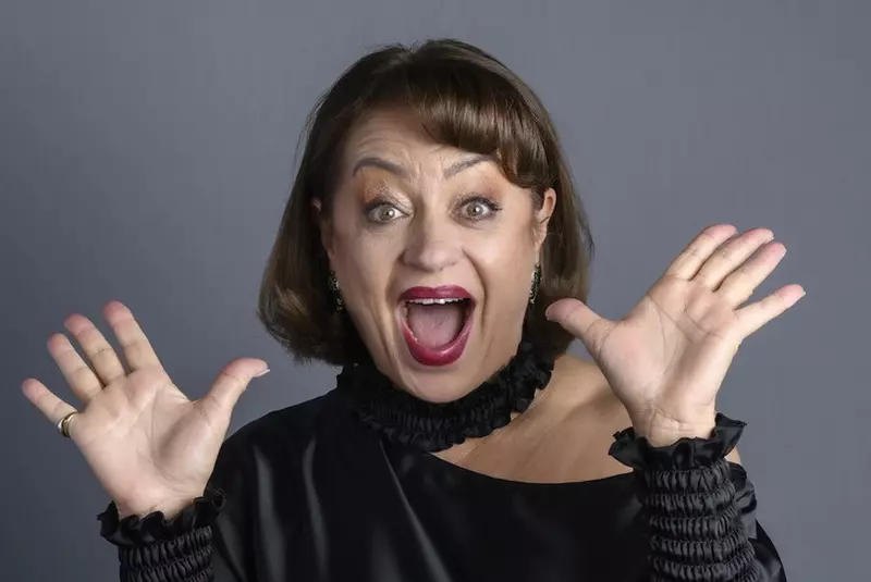 adriana trandafir te cunosc de undeva emisiune