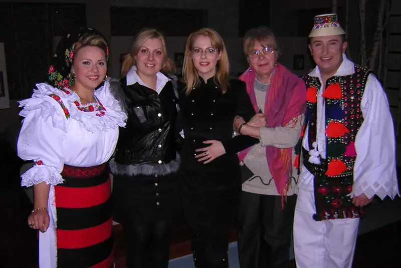 164740_194002583948301_778306_n