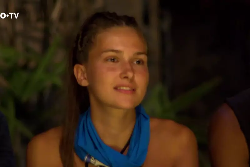 se-incing-spiritele-in-tabara-razboinicilor-alexandra-ciomag-o-persifleaza-pe-andreea-moromete-esti-penibila_4_size7