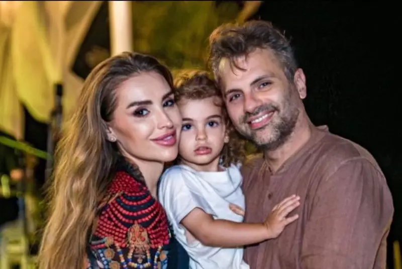 roxanablagu_67881200_581942042603638_8456999094833260995_n-1-1