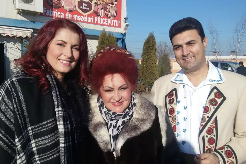 1266944_10202617160485872_682429470713976858_o