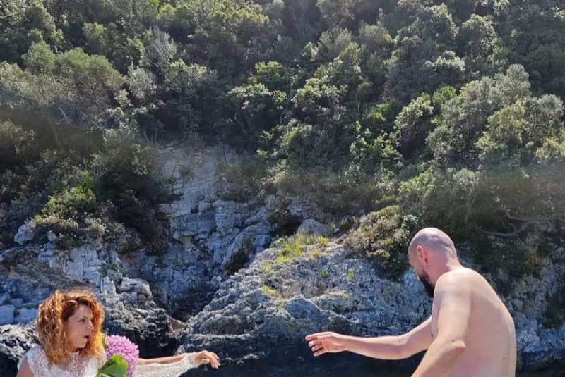 2201-11-