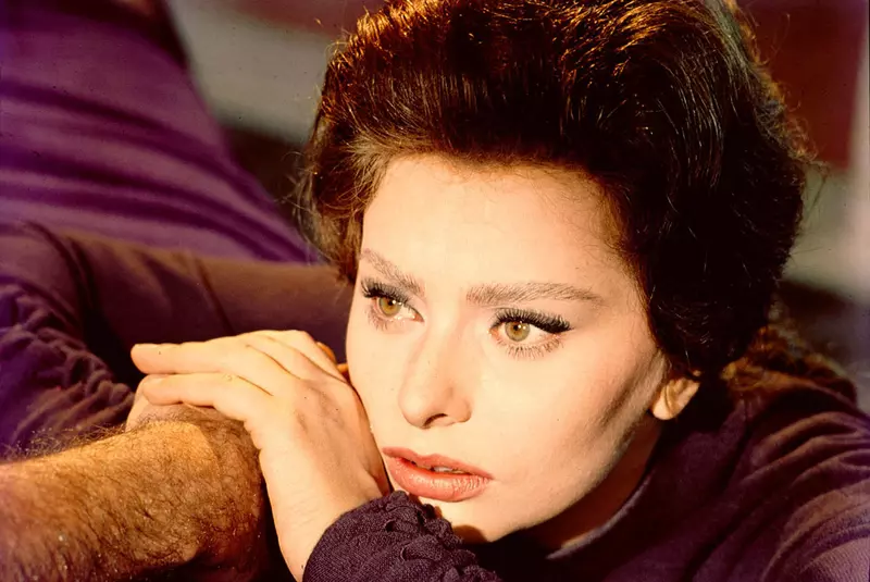 Archives – Sophia Loren sur le tournage du film „Opération Crossbow”. 1965