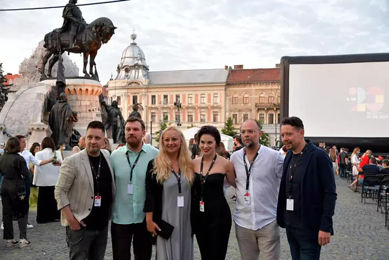 210064563_10220417231881015_9069495162694168278_n