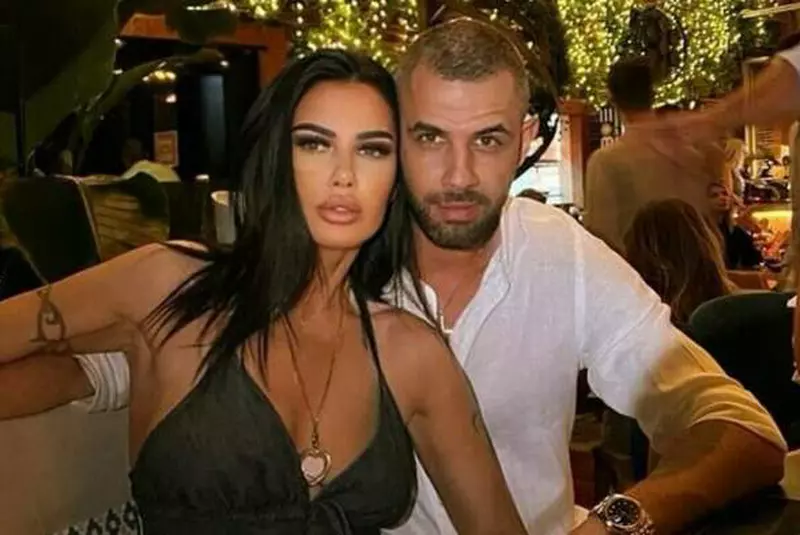 652x450_215678-oana-zavoranu-nu-vrea-sa-renunte-la-alex-ashraf-dupa-ce-el-a-cerut-divorul-ce-declaratii-de-dragoste-i-a-facut