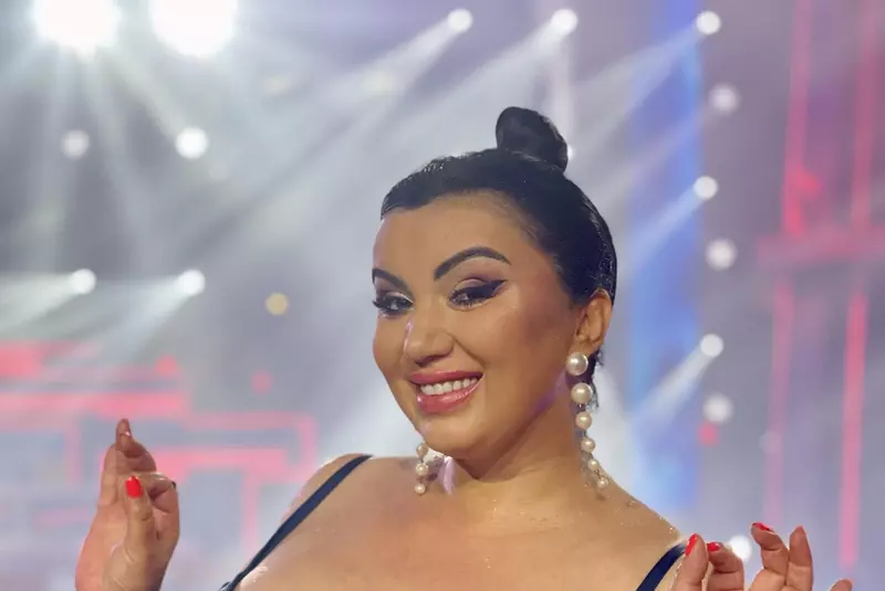 adriana-bahmuteanu-operatii-estetice-1