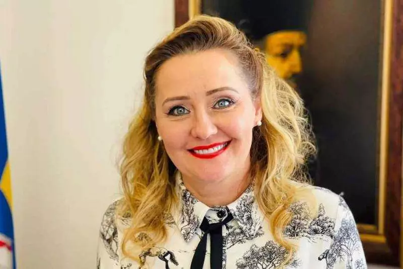 elena-lasconi-salariu-primar