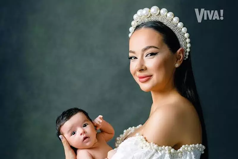 vladuta-lupau-si-adi-rus-alaturi-de-fiul-lor-e1667570135522