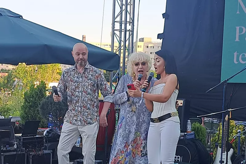 41cdef61-5a38-458b-9c65-7a4f6d31f209