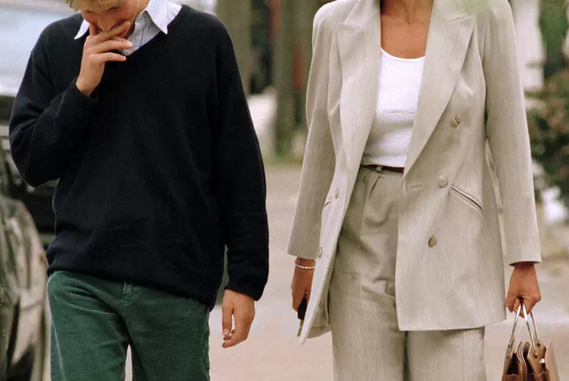 HRH PRINCESS OF WALES
With her son HRH PRINCE WILLIAM
At Llandaff Cathedral, Cardiff during Prince William’s first official Royal engagement
COMPULSORY CREDIT: UPPA/Photoshot Photo
UIPA 001829/A   01.03.1991 Friday 31st August – 15 years since Dianas deat