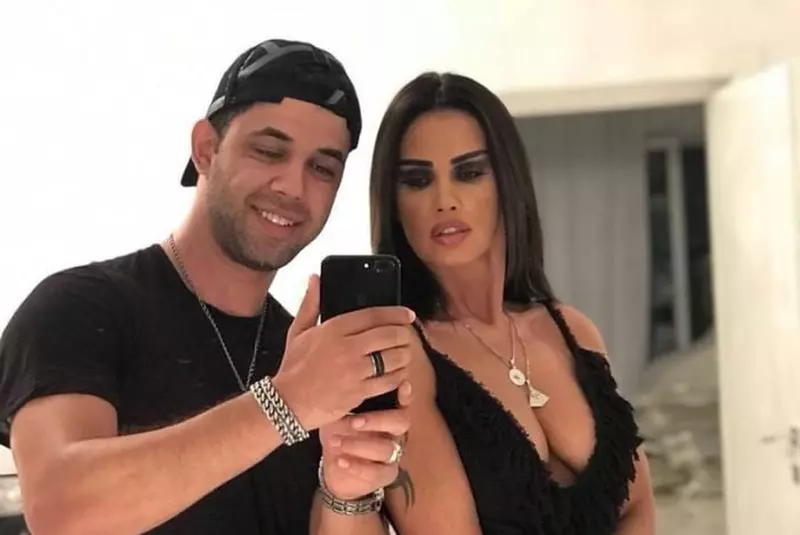 Alex Ashraf-oana-zavoranu2