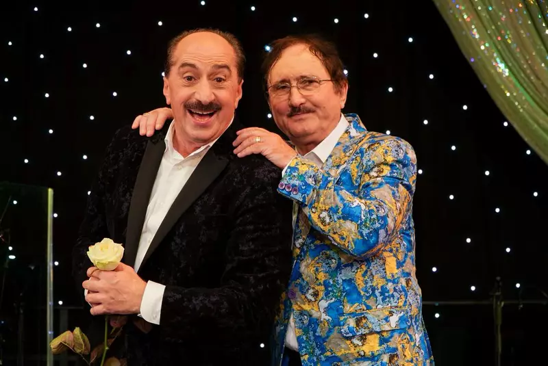 romica-tociu-si-cornel-palade-prima-aparitie-pe-scena-iumor-gala-speciala-de-paste_2023