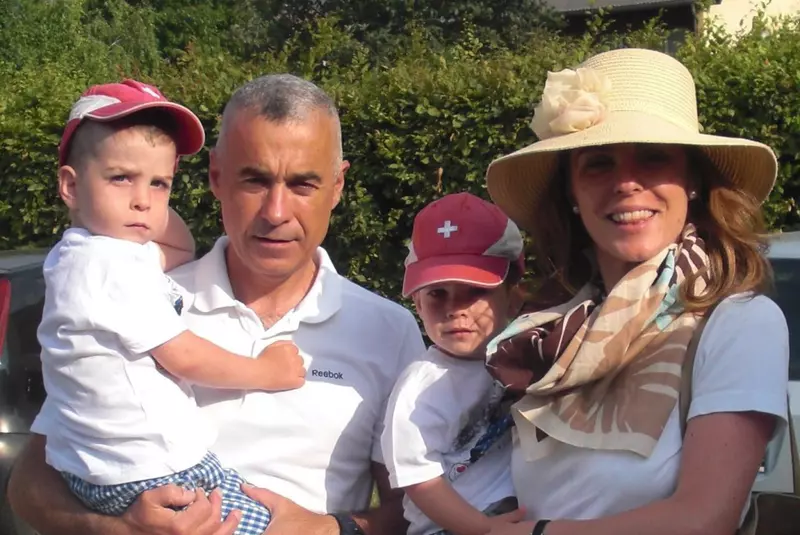 colaj cristela georgescu