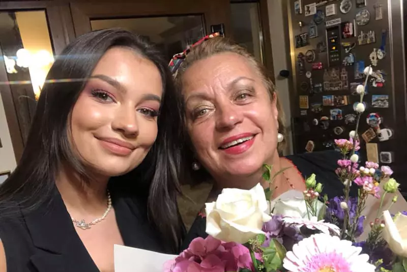 adriana trandafir 44