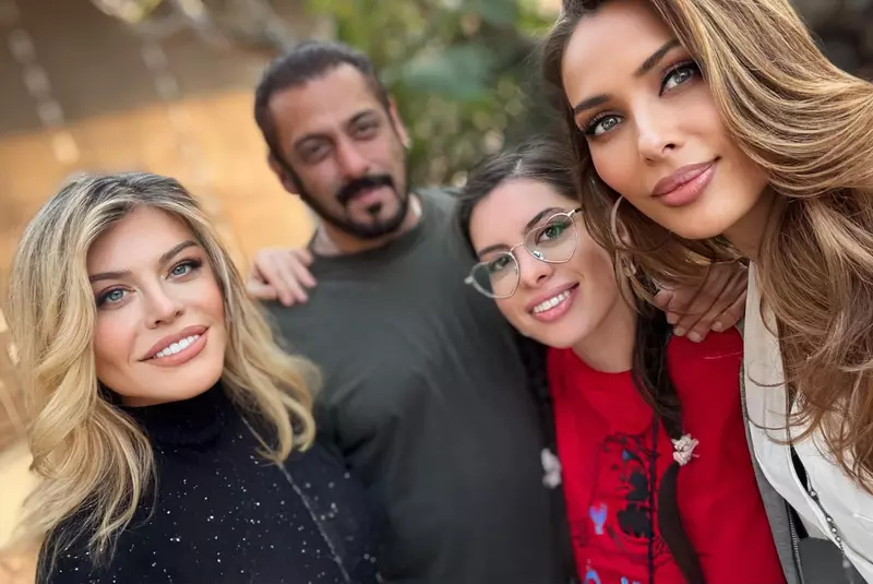 Loredana Groza alături de Salman Khan și Iulia Vântur în India3