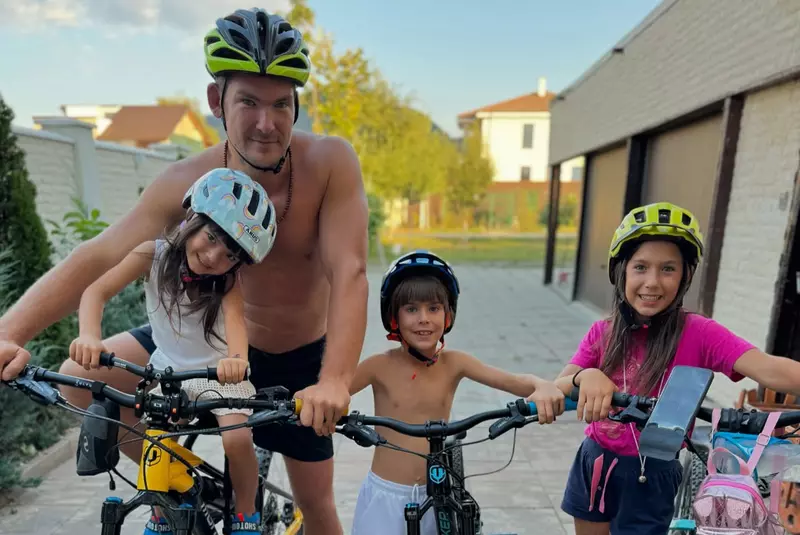 395e24bf-c8c4-4572-9f41-3af952d6a988