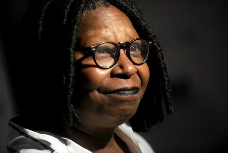 Northvale,,Nj-november,11:,Whoopi,Goldberg,Appears,At,A,Book,Signing