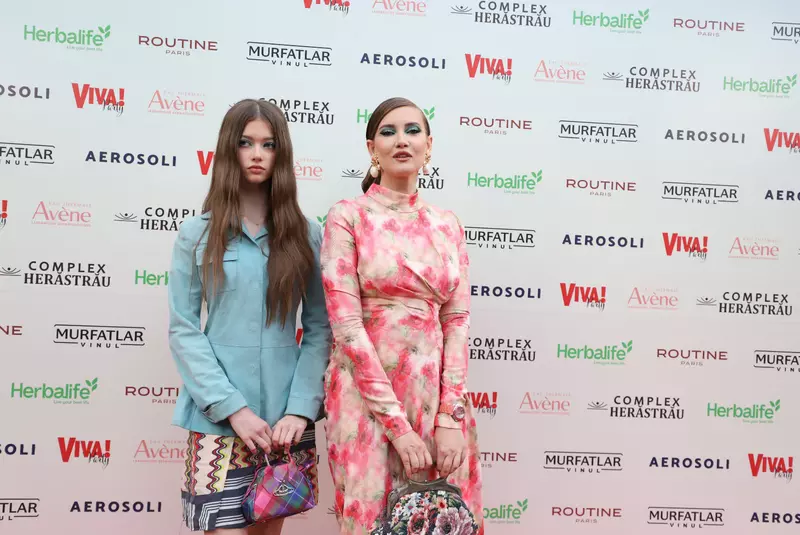 Iulia-si-Mikaela-Petrecerea-VIVA-2025-