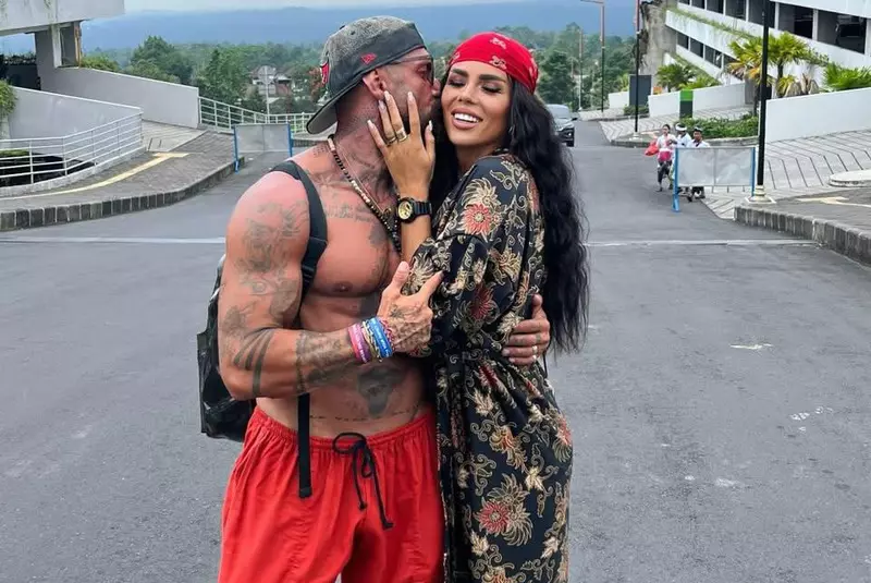 cristina insula iubirii mama