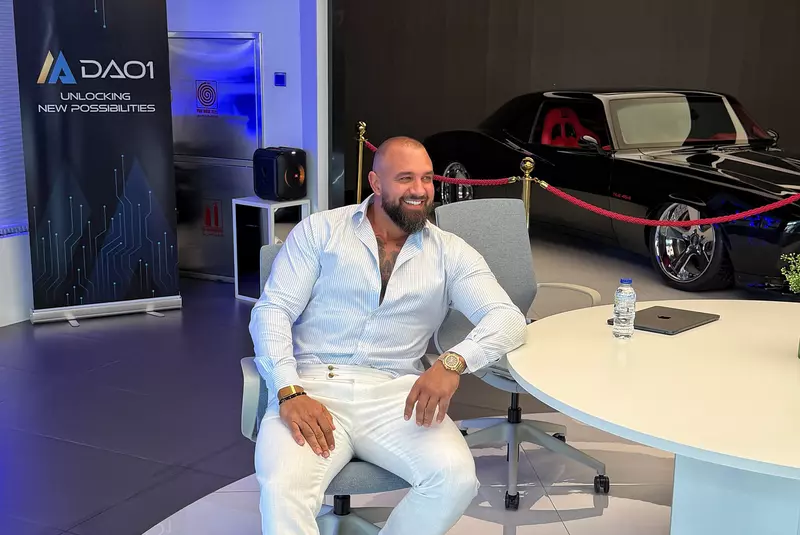 Ramona-Olaru-se-numara-printre-prezentatorii-Splah-Vedete-la-apa