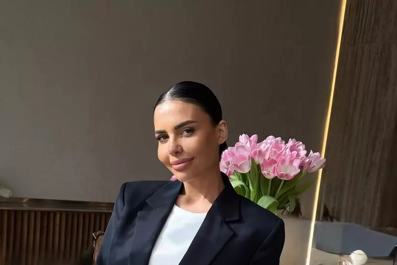 colaj ANDREEA POPESCU
