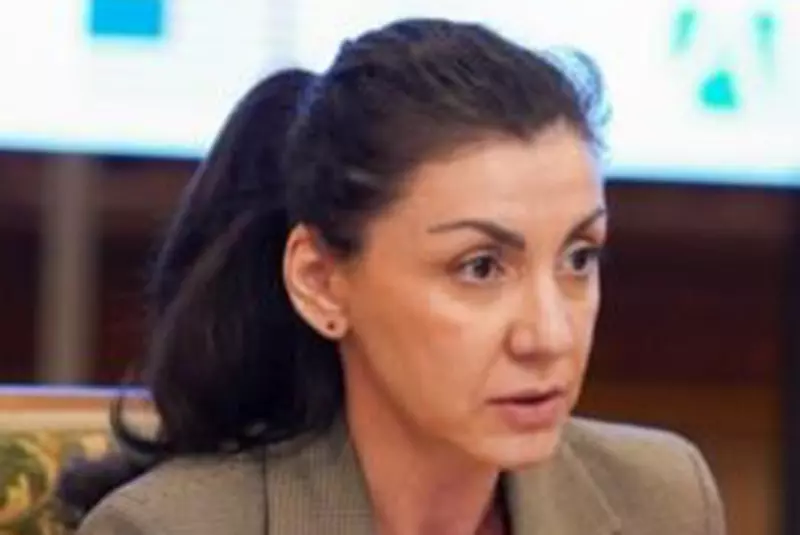 colaj sotie radu tudor