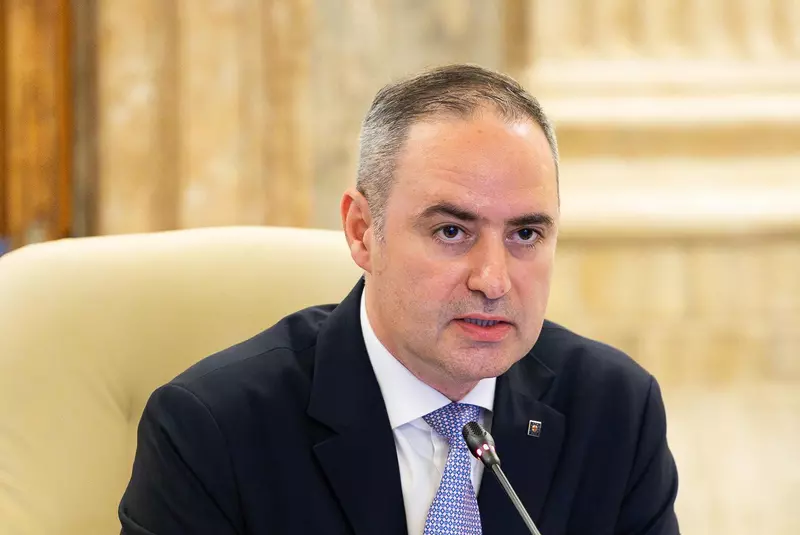 Alexandru Nazare0