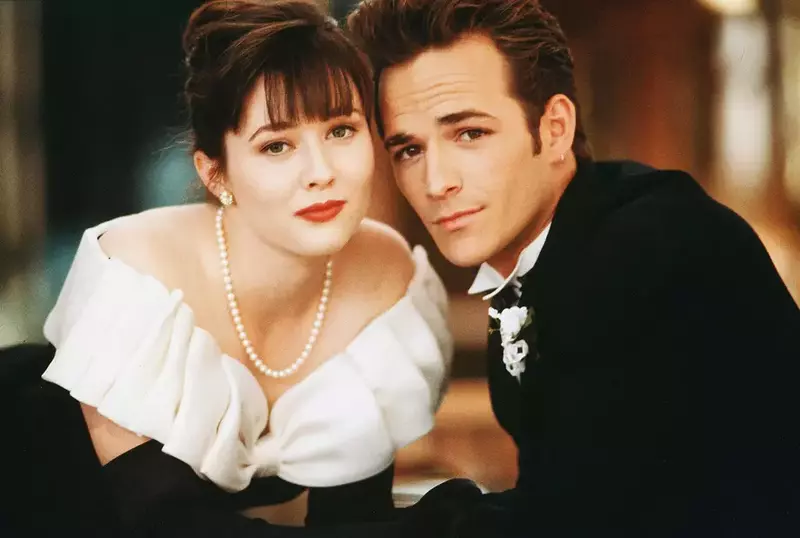 Shannen Doherty și regretatul Luke Perry, interpretul lui Dylan din Bevery Hills. Foto: Profimedia