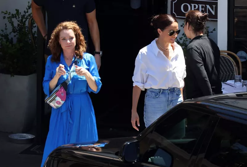 Kimberly Williams-Paisley și Meghan Markle au luat prânzul împreună în Montecito, iulie 2024