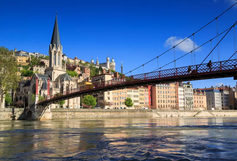 pod peste Saone la Lyon