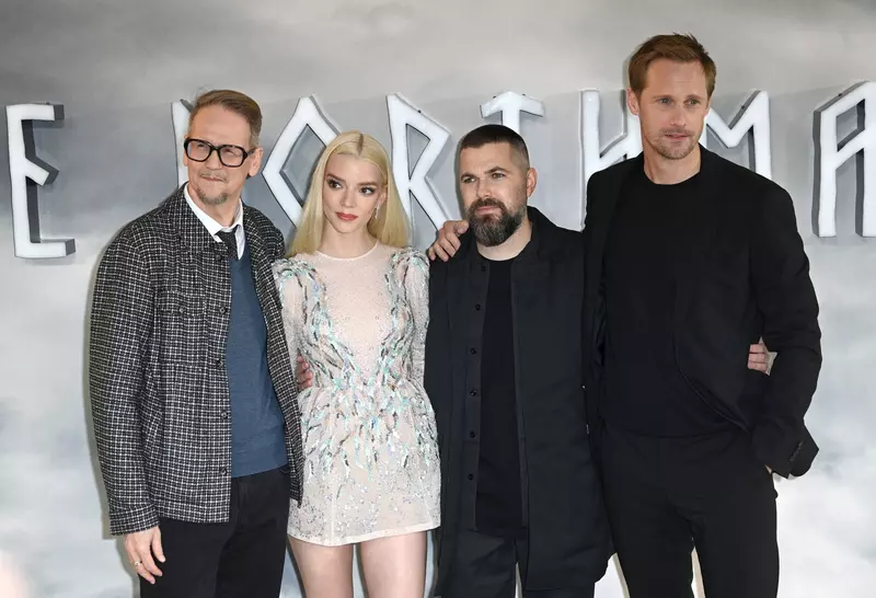 Anya Taylor-Joy, actrița din „Gambitul damei”, în cea mai scurtă rochie, la premiera noului film