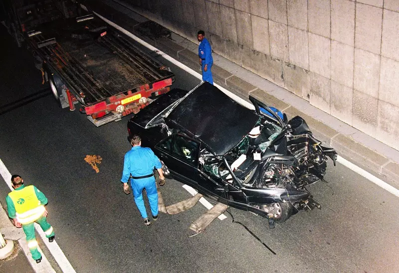 ARCHIVES – LA VOITURE APRES L’ACCIDENT DE LA PRINCESSE DIANA – 1