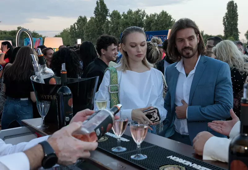 Bogdan Vlădău, curtat de bărbați pe când era model. "A, deci de tine i-a plăcut lui Giorgio Armani!"